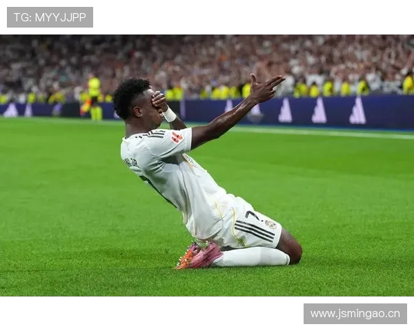 成都姆巴佩双响助攻 创赛季首红斩15球